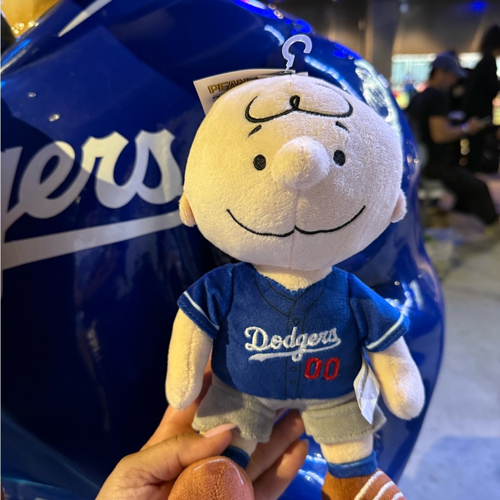 LA Dodgers & Peanuts Collab Charlie Brown Plush
